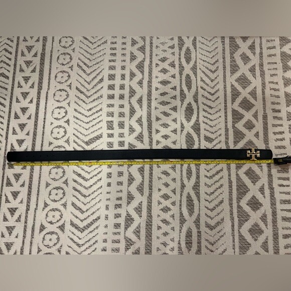 Tory Burch Black & Brown Reversible Belt with Gold Logo - Picture 3 of 6